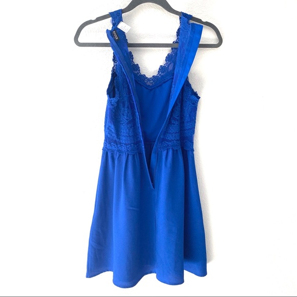 Blue Lace Divided Dress - Picture 4 of 8